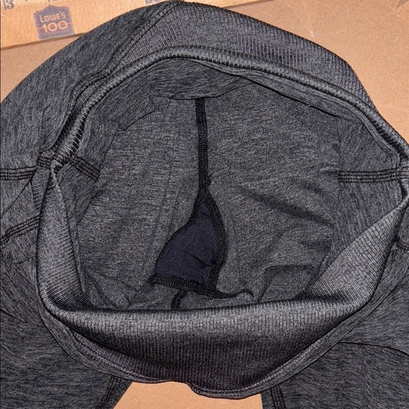 ALO Yoga Charcoal Leggings - Picture 5 of 7